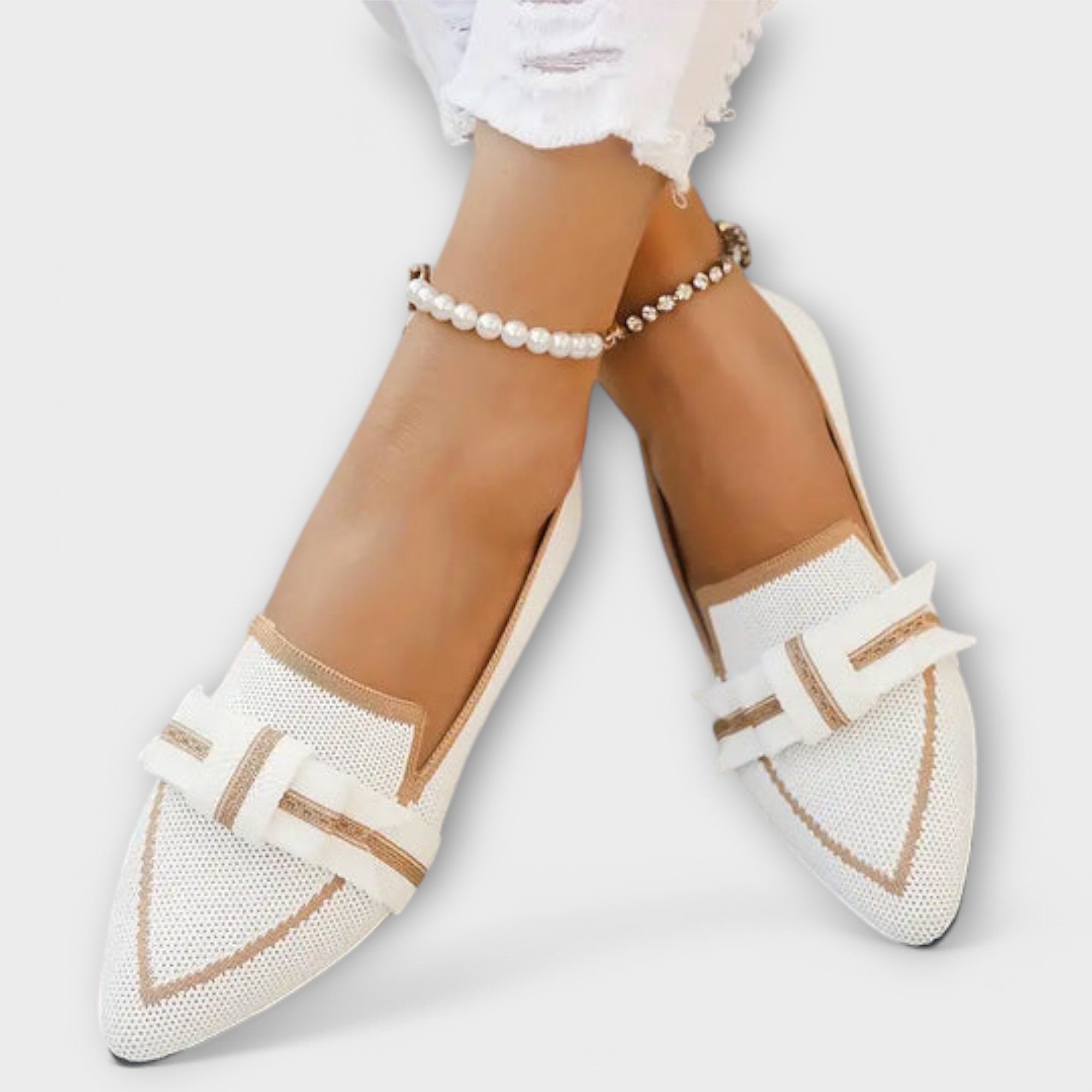 Flache Damenschuhe mit geknotetem Design