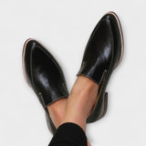 Junia – Schwarze Loafers mit Spitzem Fuß